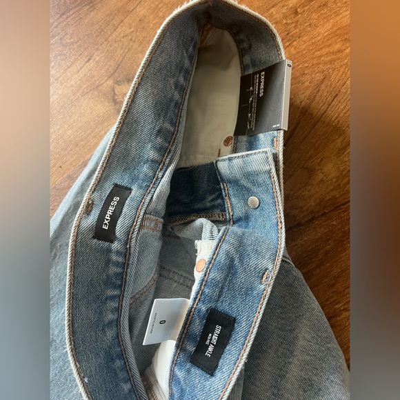 Express | High Wasted Light Wash Ripped Straight Ankle Jeans | Size 0 - Picture 12 of 14
